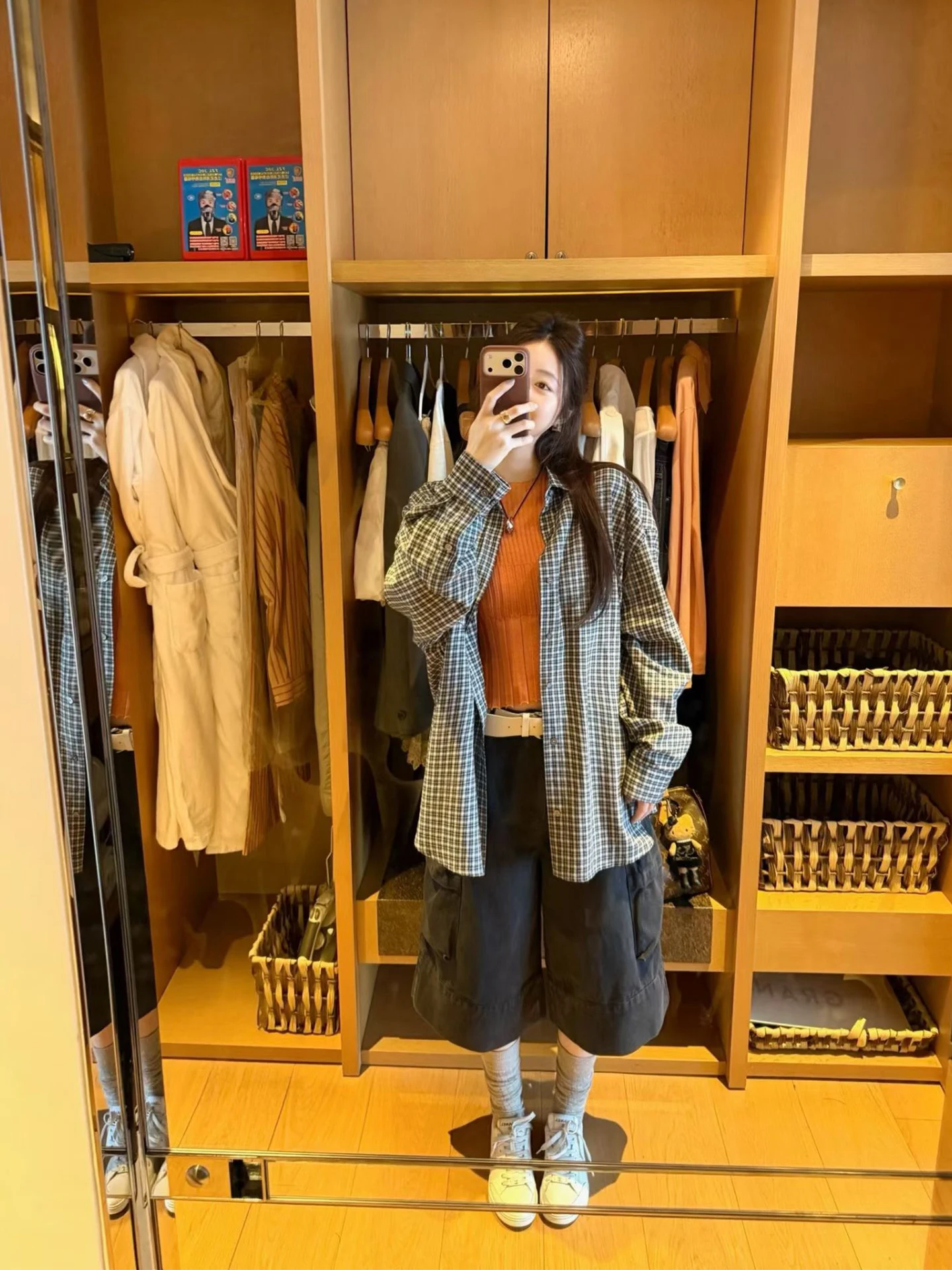 

Женские джинсовые шорты в американском винтажном стиле с принтом ромашек, свободные, прямого кроя, с множеством карманов, рабочая одежда, повседневные брюки средней длины