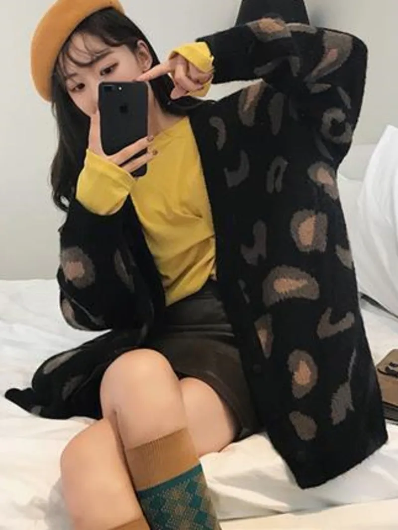 Women Casual Sweaters Korean Fashion Spring Pink Leopard V-Neck Long Sleeve Cardigans Loose Coat Pull Vetement Femme Sueters