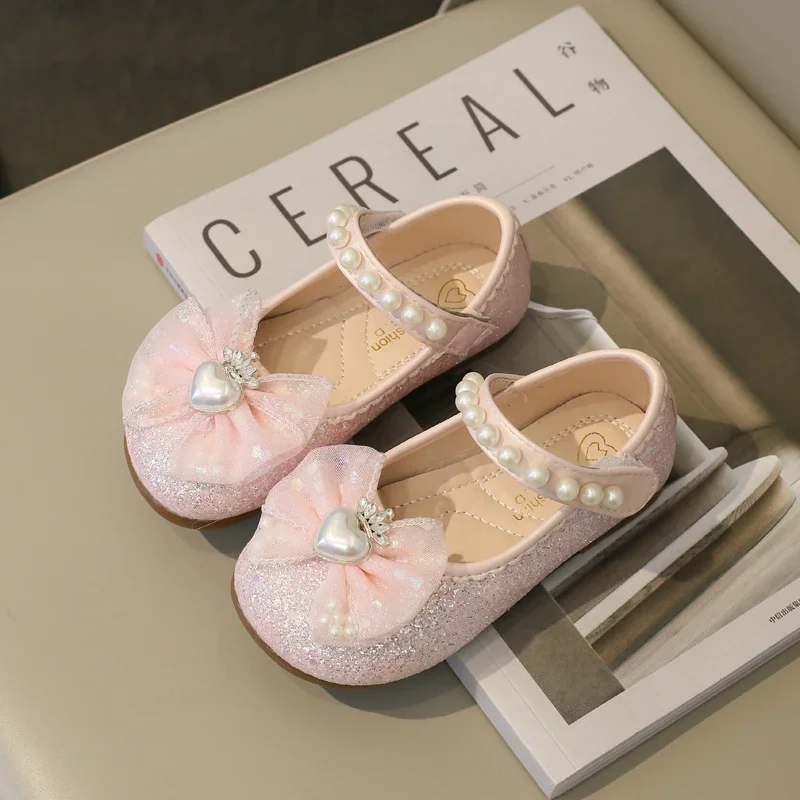 Primavera dolce ragazza scarpe da principessa elegante pizzo Bowknot scarpe in pelle per bambini moda paillettes amore corona bambini Mary Jane