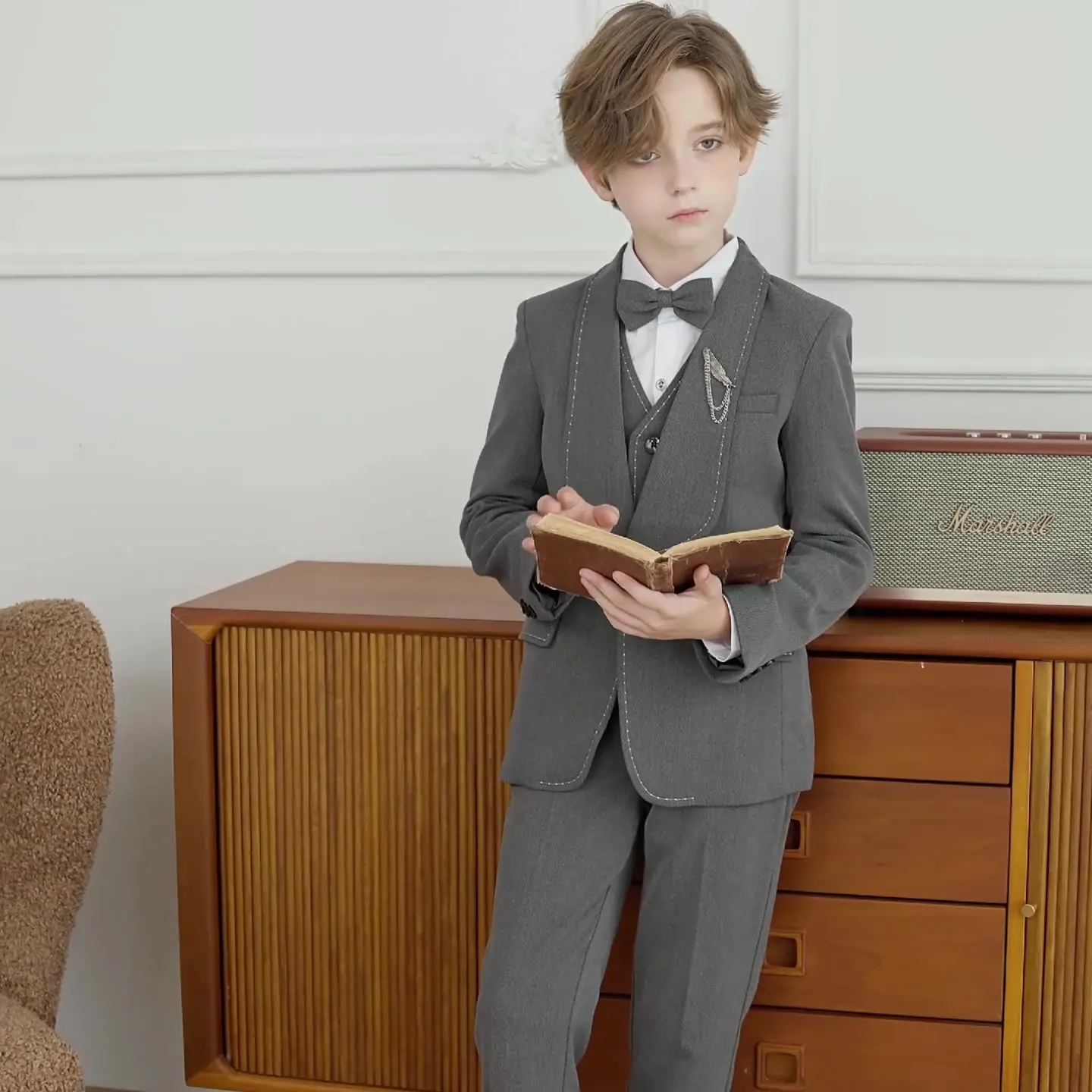 Kids Beige 5-Piece Set Jacket Vest Pants Brooch Bowtie Formal Clothing Ensemble for Boys Piano Performance Host Costume