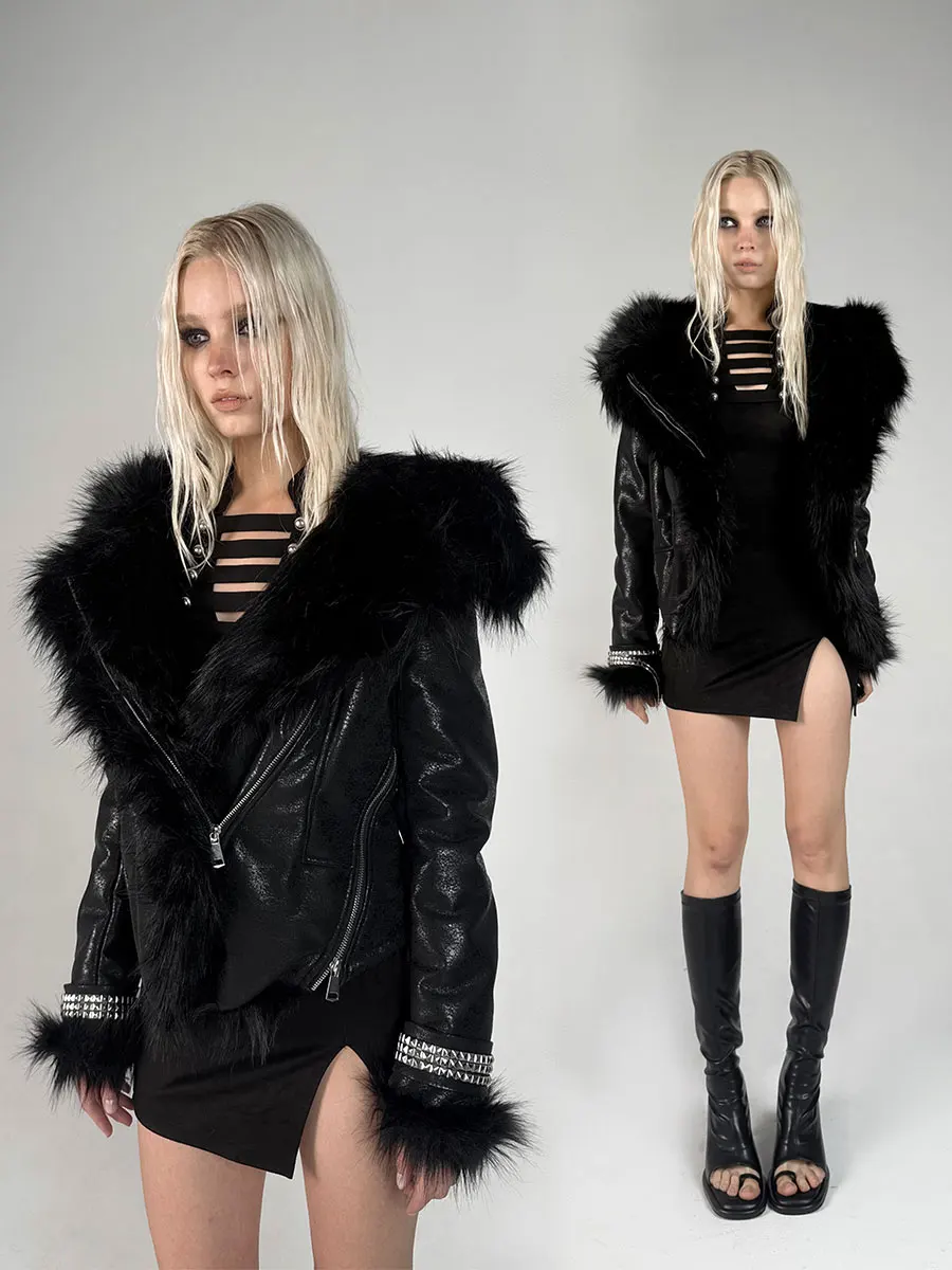 

Куртка SIXMOKI из кожи с тиснением под серебряную фольгу, с меховой отделкой, в рок-стиле, на молнии, утепленная, приталенная, с воротником и застежкой-молнией