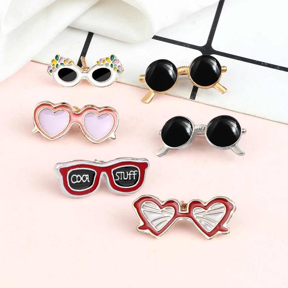 Summer Beach Sunglasses Brooch Fashion Personality Enamel Pins for Vacation Girl Women Backpack Hat Lapel Pin Jewelry Decoration