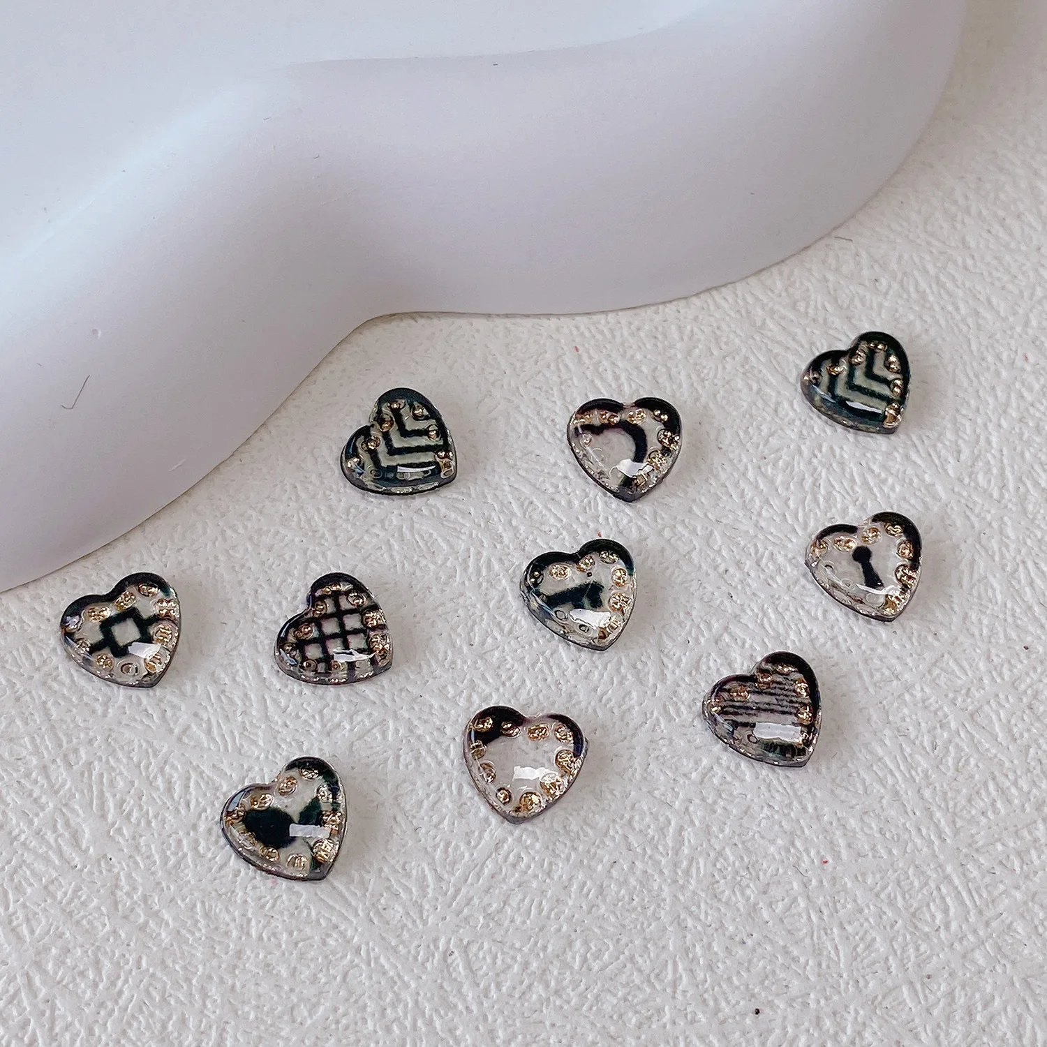 30PCS 8MM 3D Black Patterned Transparent Nail Art Heart Charms Flat Back Rhinestones Accessories For Nails Decoration Supplies 5