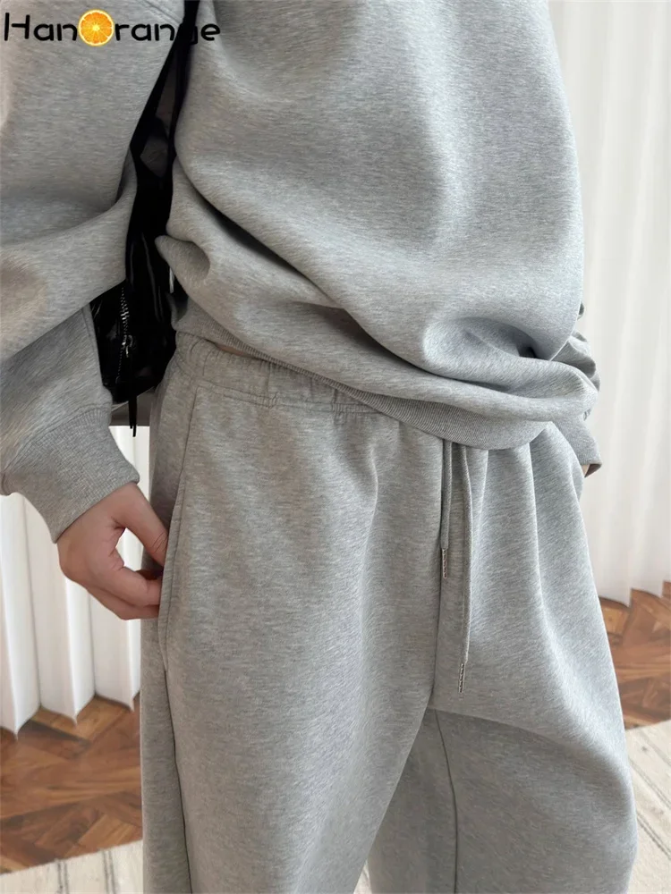 HanOrange 2025 Spring Fashion Relaxation Slanted Shoulder Sweatshirt Women Loose Top Black/Light Snow Gray