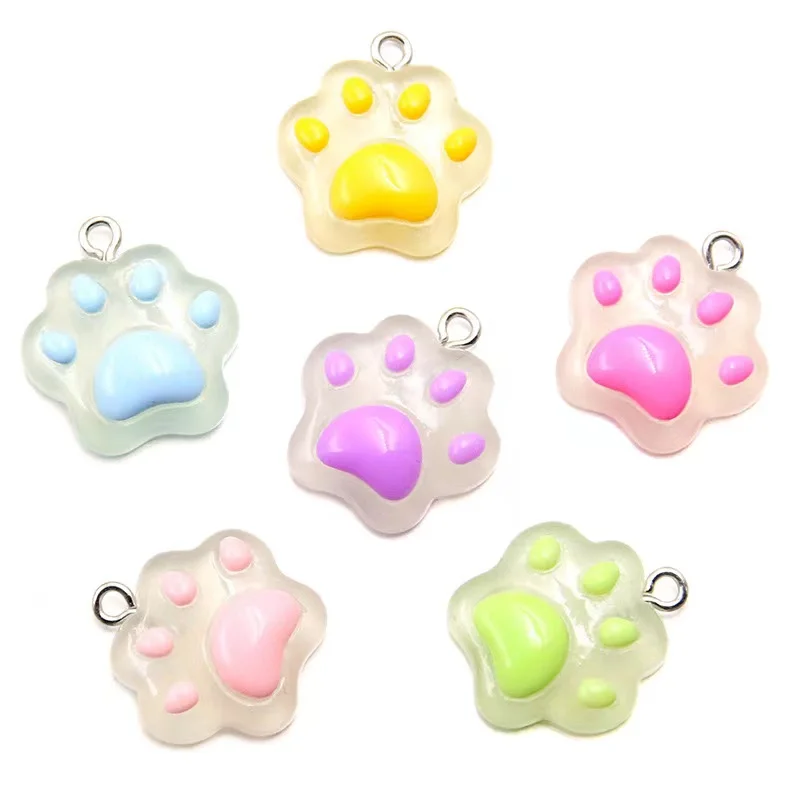 10 sztuk 20mm symulowane śliczne świecące łapy kota akcesoria z żywicy Charms ręcznie robiona biżuteria DIY kolczyk naszyjnik brelok