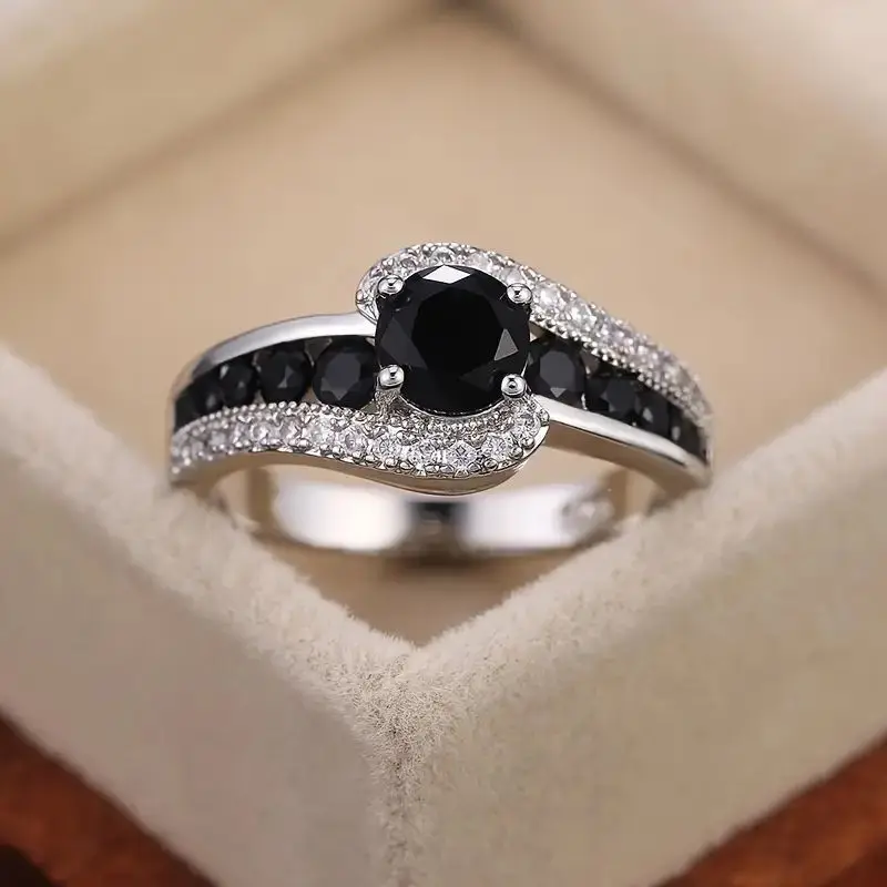 Special-interest Black Stone Women Wedding Ring Dazzling Crystal Zircon Delicate Gift Top Quality Female Classic Jewelry