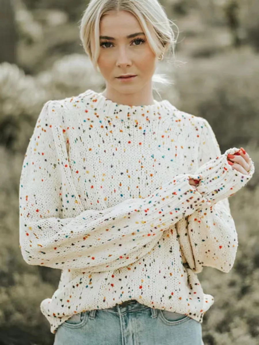 เสื้อไหมพรมถักลายจุดทรงหลวมใส่สบายสำหรับผู้หญิง รุ่นฤดูใบไม้ร่วงปี 2023