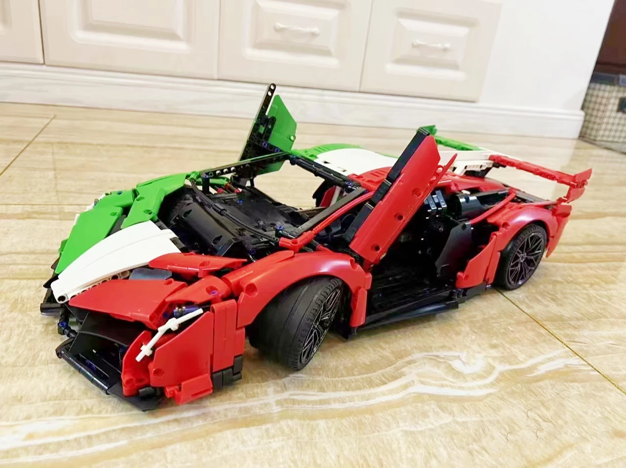 IN STOCK LamborghiniI VenenoO  Italian Flag Special Super Car Technology Compatible MOC 10559 42115 Building Blocks Bricks Toys