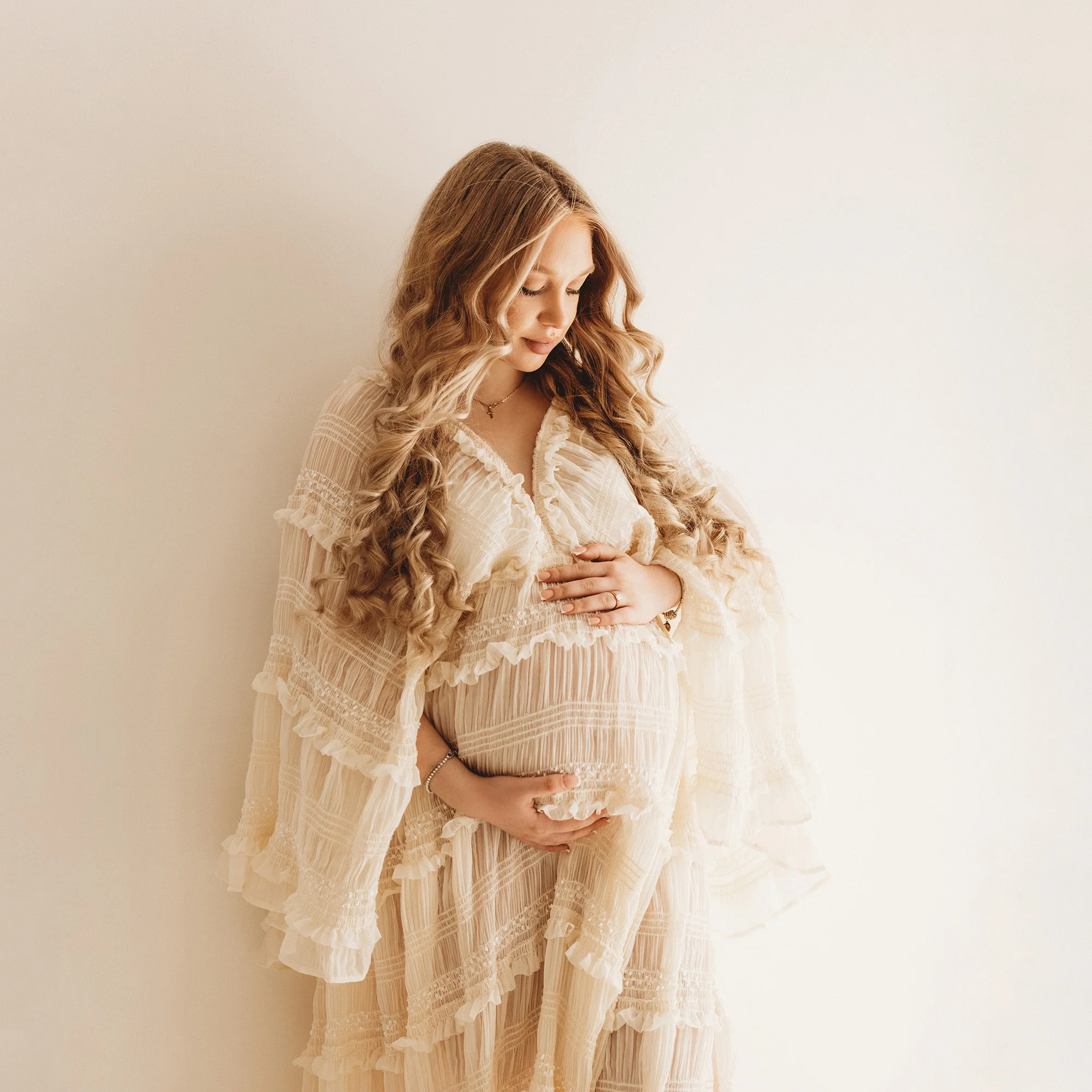 

Don&Judy Maternity Photography Autumn Pregnant Dress Long Sleeve Ruffles Lace Pregnancy Women Dress for Photo Shoot Baby Shower