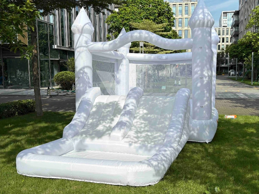 Castillo hinchable blanco, casa para saltar, tobogán para niños, casa hinchable con juguetes al aire libre con bomba de aire sopladora