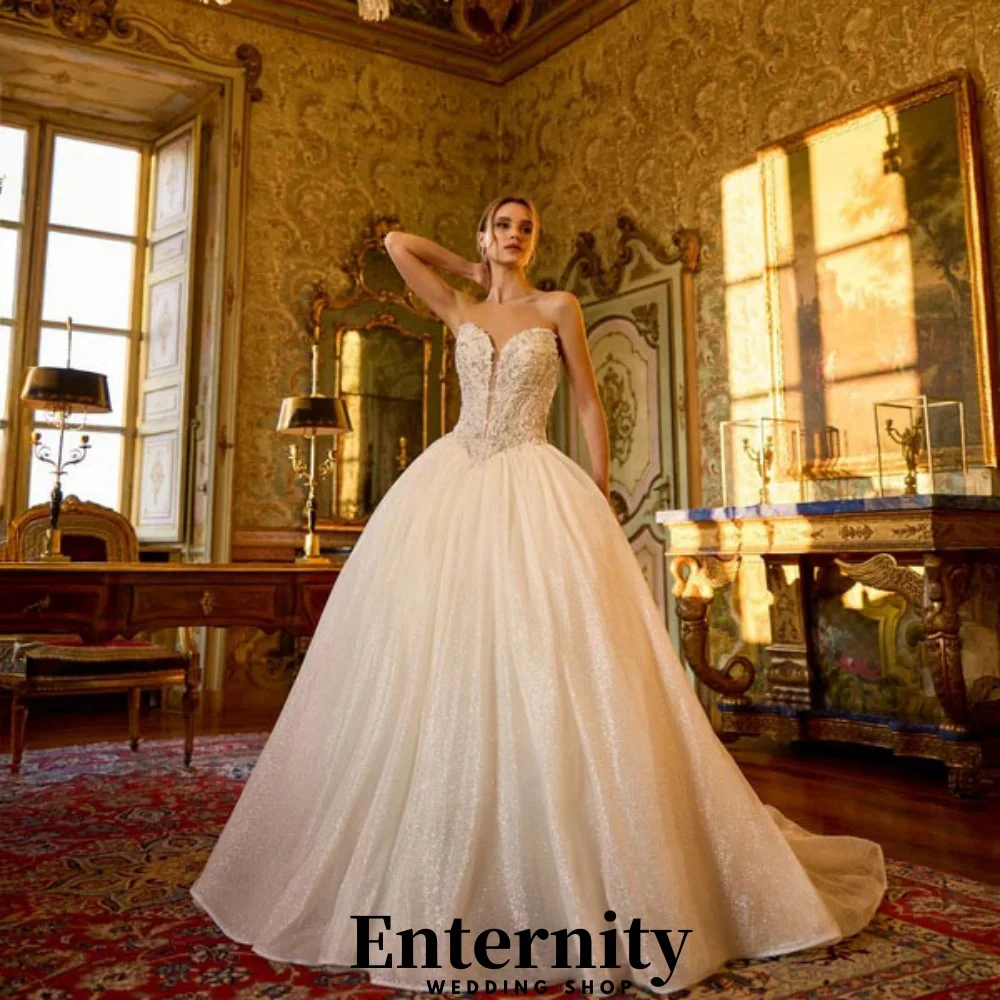 

Customized Zipper Wedding Dresses V Neck Sleeveless For Women Charming Simple Lace Applique Bridal Gowns Vestidos De Novia