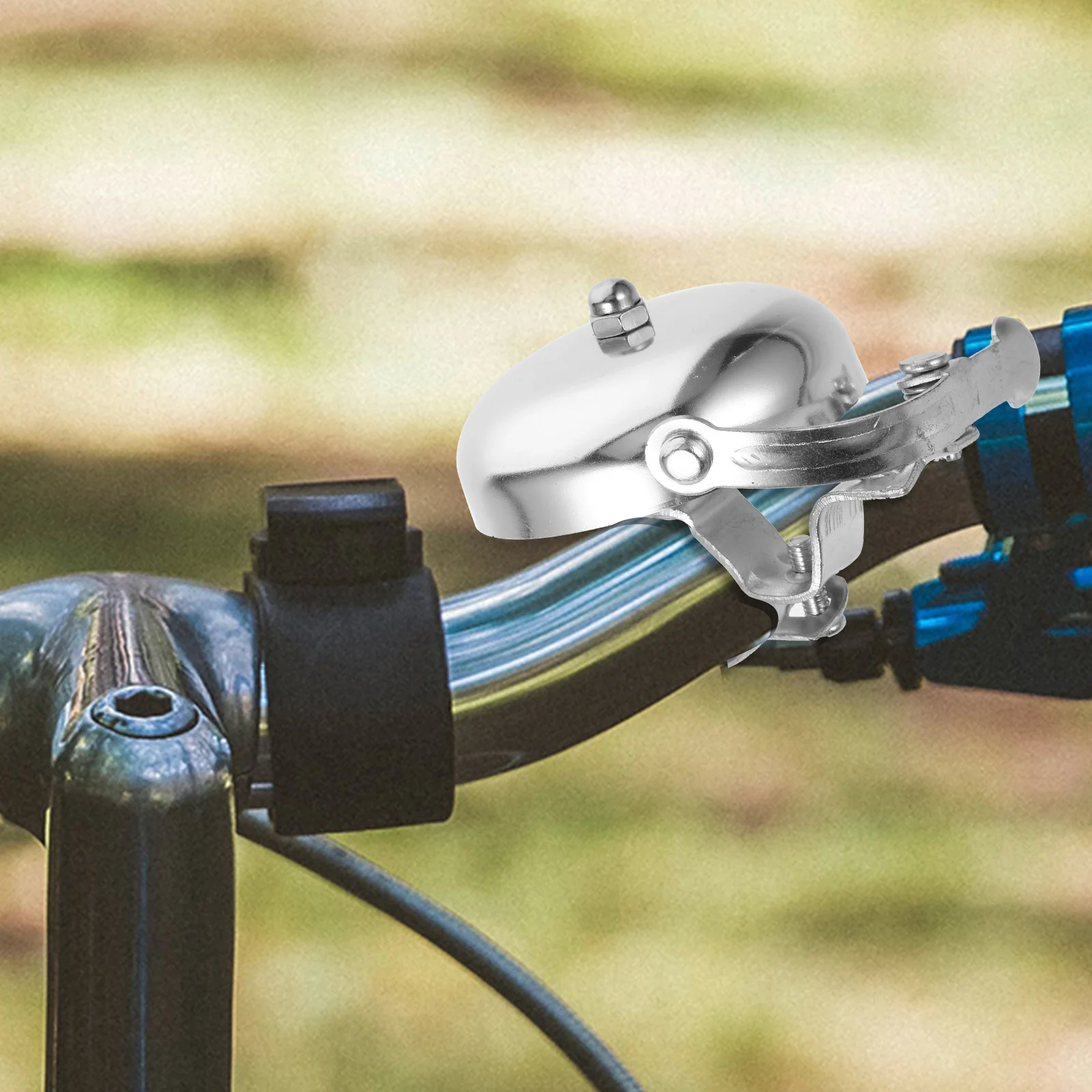 

2Pcs Sturdy Bicycles Bell Aluminum Alloy Clear Sound Rainproof Quick Installation Road Bike Cycling Accessory Bike Bell