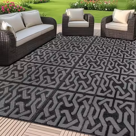 Reversible Plastic Straw Rug, Modern Outdoor Floor Mat for Patio, Backyard, Deck, Beach &amp; Camping (5' x 8', Black &amp; Grey)