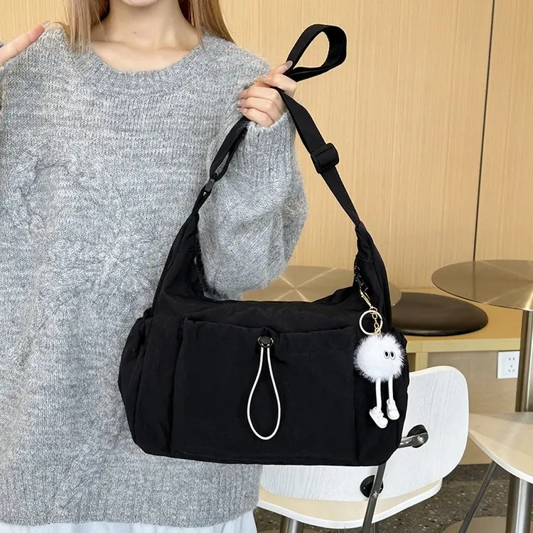 

Casual Nylon Large Capaci Women's Tote Bag Crossbody oulder Bag for Commuting And Traveling Lightweight Spring 2026