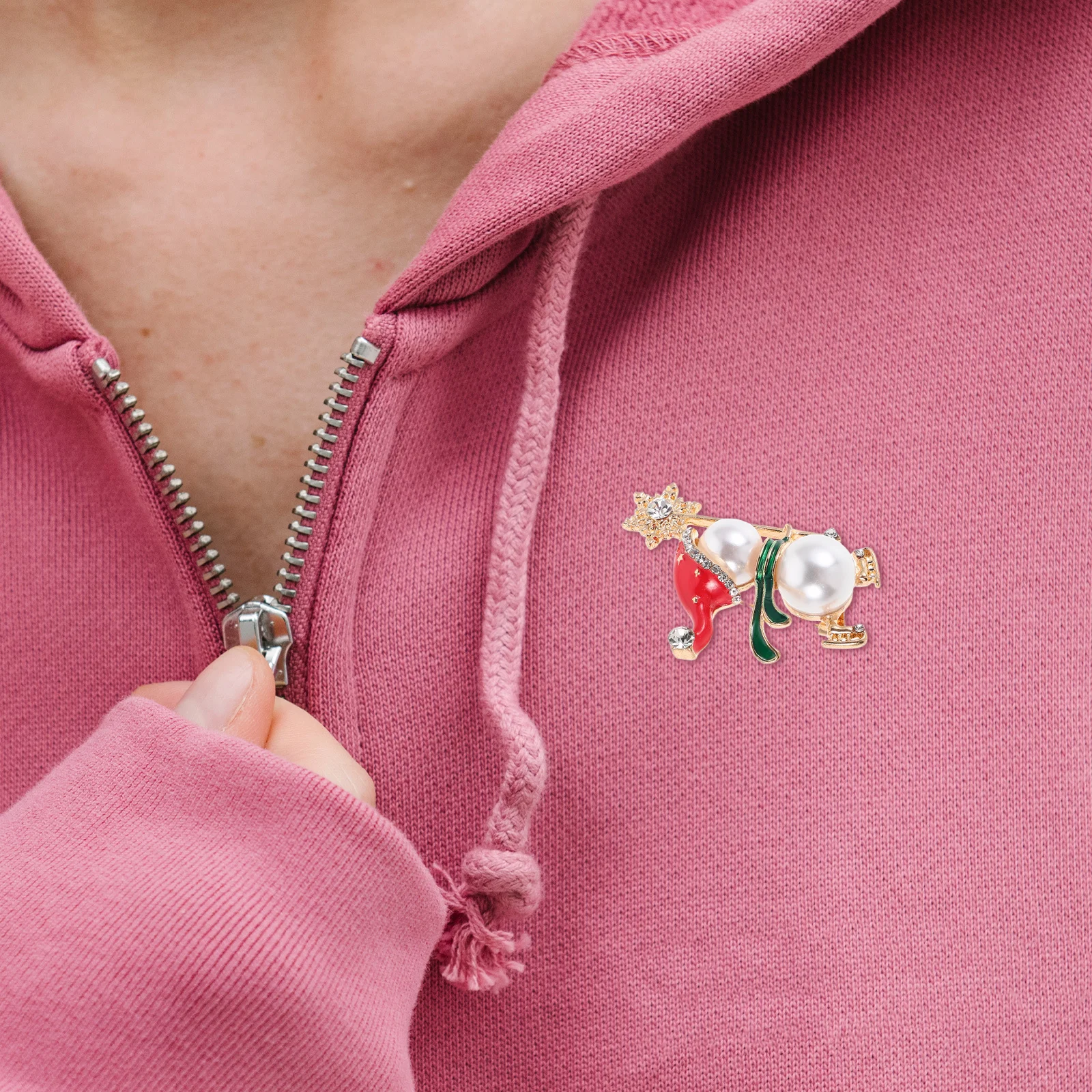 

Festive Snowman Brooch Pin Sparkling Rhinestones Enamel Craft Holiday Party Jewelry for Women Coat Scarf Dress Suit Winter