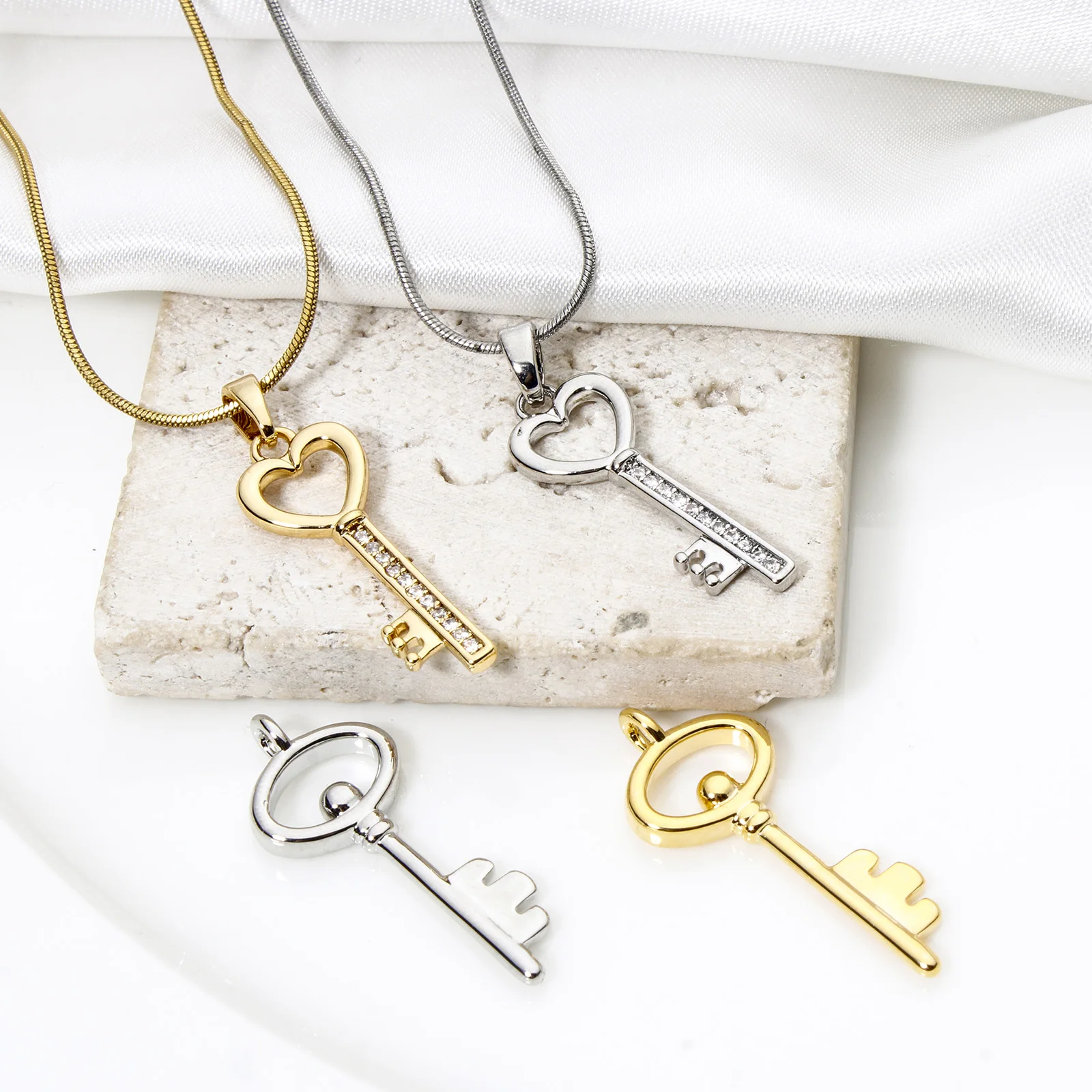 2pcs New Brass Charms Multicolor Heart Key Hollow Rhinestone Pendants DIY Necklace Earrings For Women Men Party Jewelry Findings
