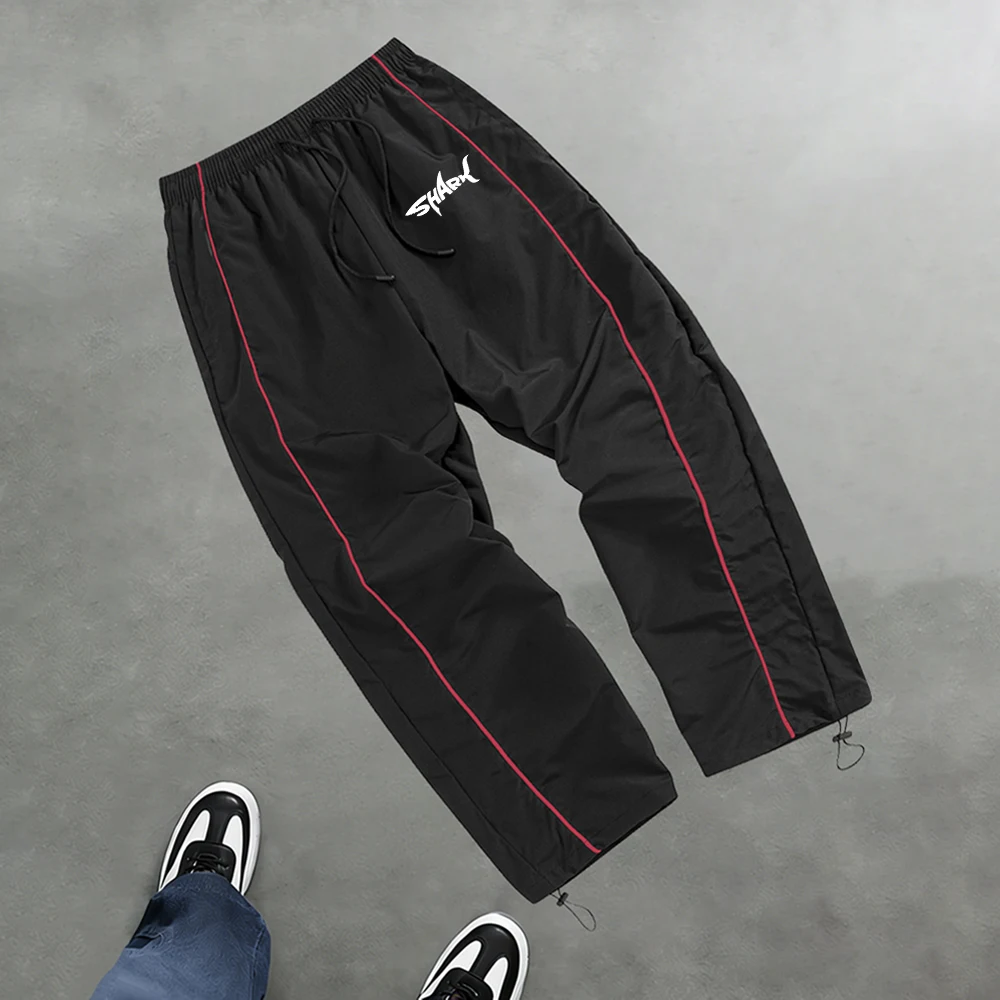 Kreative Herren-Freizeithose mit Buchstaben-Hai-Print, Outdoor-Fitness-Trainingshose, geeignet für den täglichen Pendelverkehr, gestreifte Sporthose – Detail 10