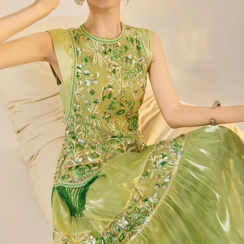 مزاجه الفاخرة فستان طويل جديد النمط الصيني مطرز التطريز تشيباو المرأة بلا أكمام شيونغسام فستان الحفلات المسائية Vestidos