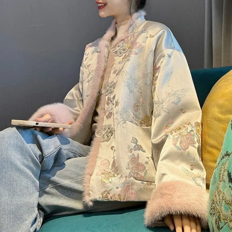 

Новое жаккардовое атласное пальто в китайском стиле с вышивкой и лоскутным мехом из норки для женщин. Высококачественное осенне-зимнее модное пальто.