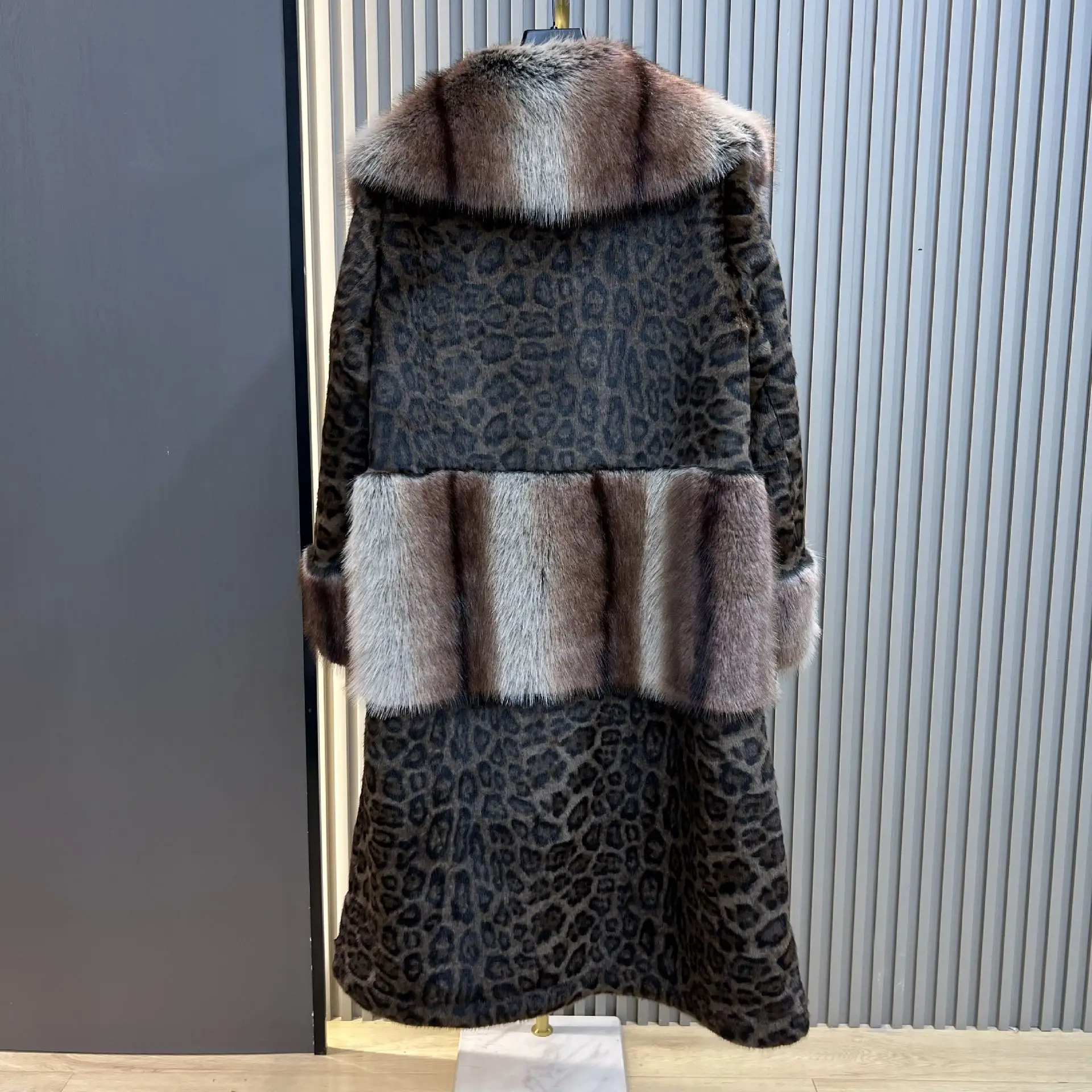 2025 شتاء جديد تقليد معطف فرو المنك سميكة الدافئة اللون كتلة الكورية نمط سترة فضفاضة للنساء معطف طويل فو الفراء