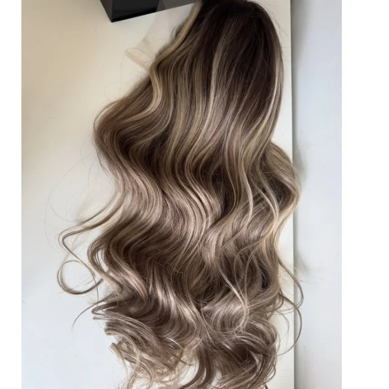 

Средняя часть, линейка волос, пепельно-коричневый парик, высококачественный многослойный натуральный предварительно выщипанный синтетический парик с волнистыми коричневыми полосками