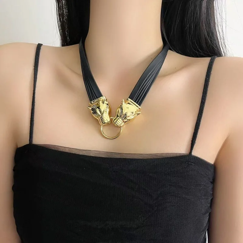 

French Vintage Black Multi-Layer Leather Wide Necklace for Women Luxurious Exaggerated Leopard Head Pendant Everyday Accessory