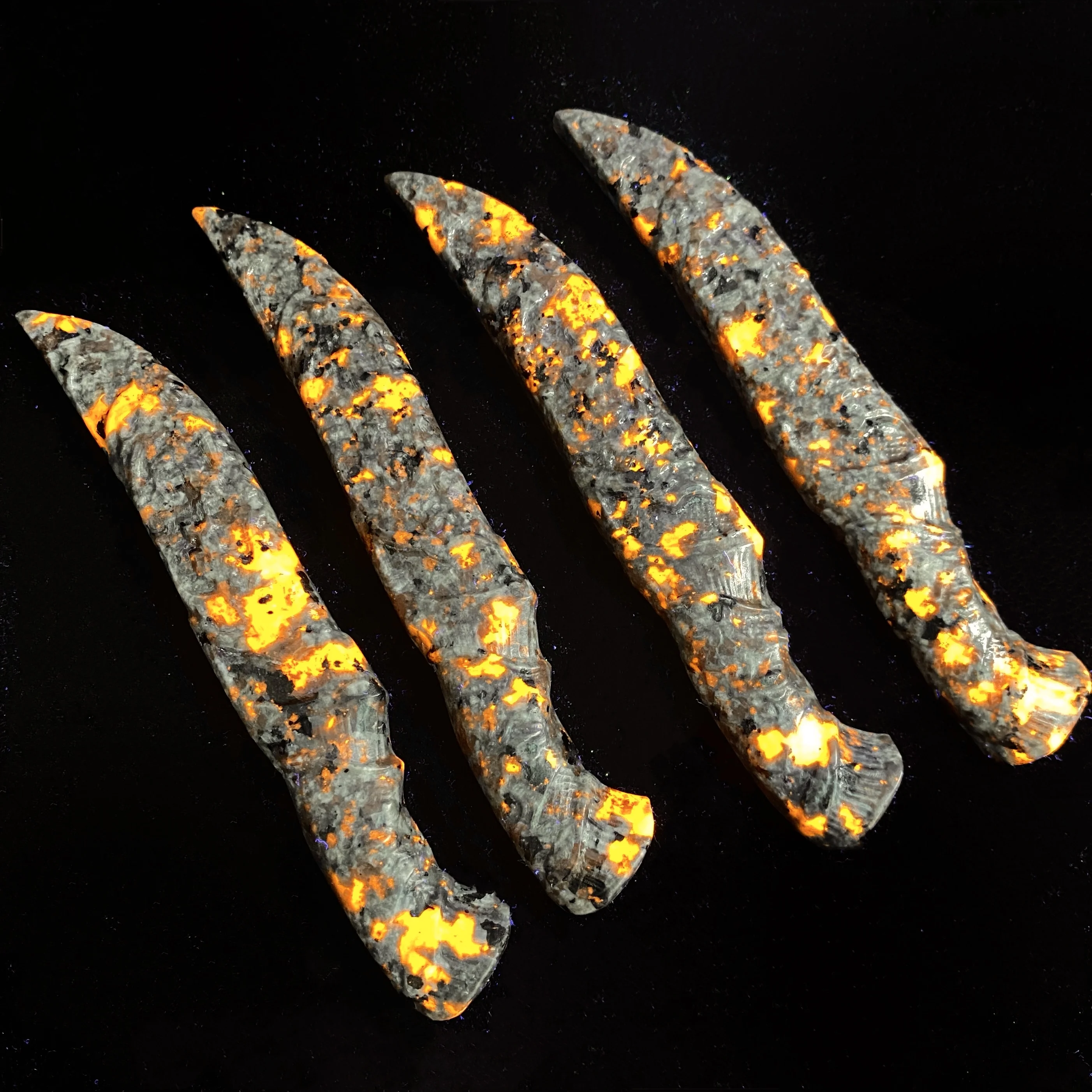 1PC High Quality Yooperlite Fruit Knife Carving-UV Fluorescent,Stone Collections,Excellent Gift,Family And Friend Gift,DIY Decor
