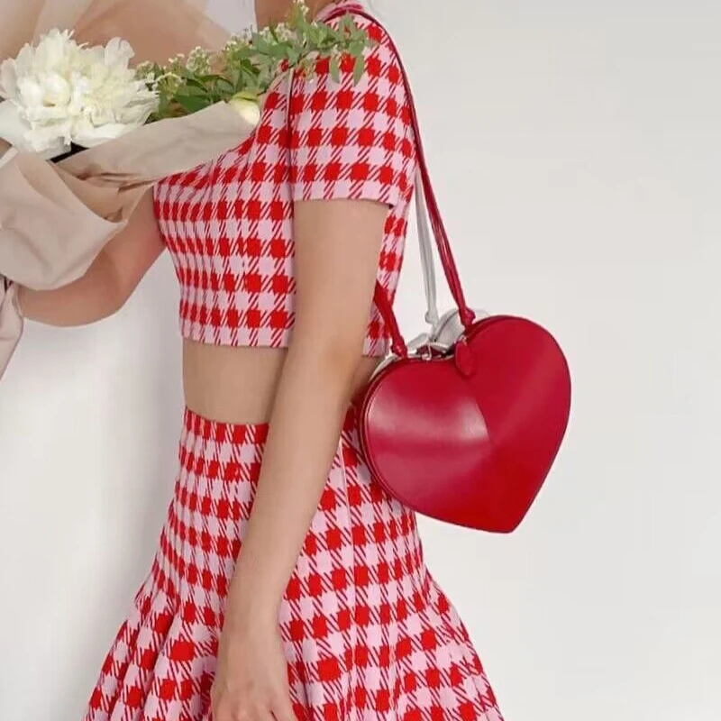 Peach Heart Shape Luxury Designer Handbags For Women 2023 New Fashion high quality Purse Simple Versatile Lady Small Shoulder Crossbody Bags Frete Grátis Chegada Rápida