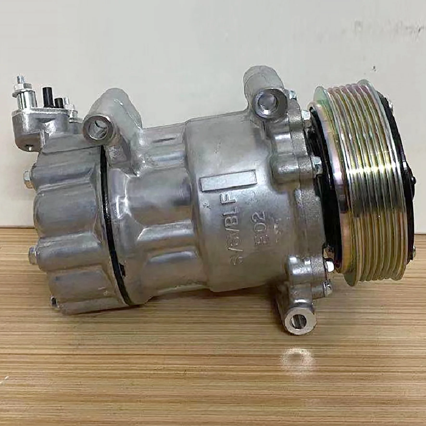 คุณภาพที่สมบูรณ์แบบ Ac คอมเพรสเซอร์สําหรับ 206 307 t Oem 9655191580 9684480480 9800822280 6Pk 12V