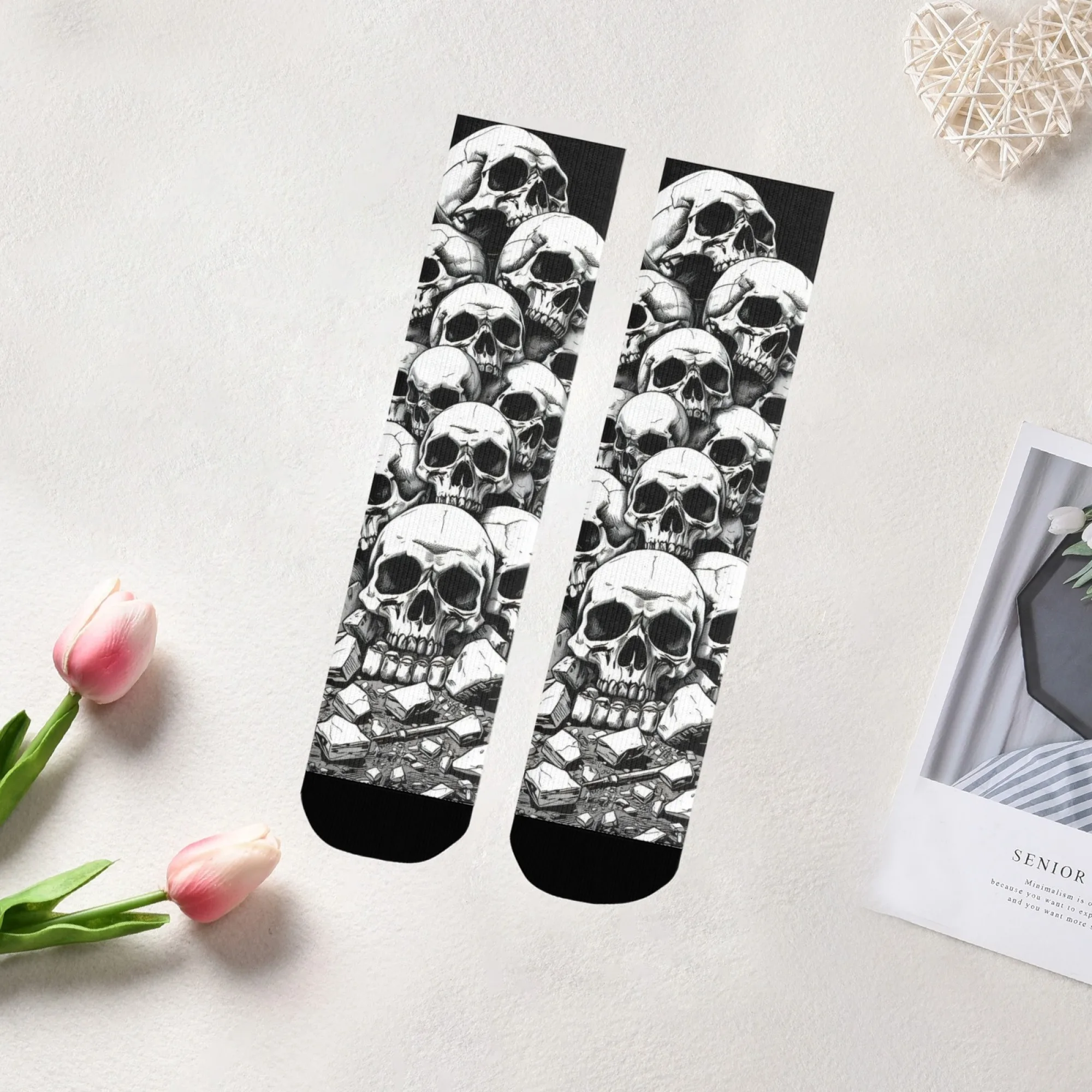 남성용 크루 양말 1켤레 블랙 & 화이트 해골 콜라주 아트 프린트 부드럽고 편안한 캐주얼 양말 일상 착용 및 팝 컬처 팬용