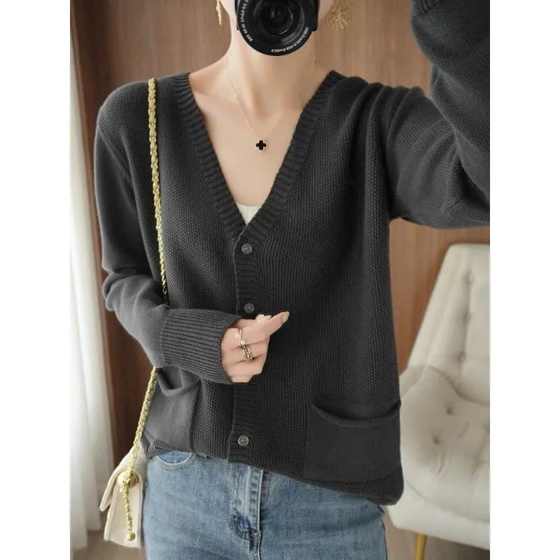 Nuovo cardigan lavorato a maglia per donna giacca corta ampia con scollo a V lavorato a maglia primavera e autunno maglione temperamento a maniche lunghe sottile