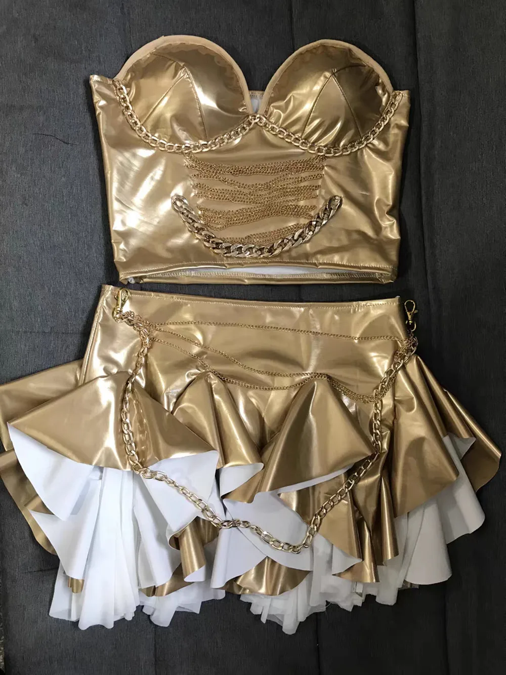 ゴールドパテントレザーストラップレストップスミニスカートスプリットセット女性歌手ダンサーパフォーマンス衣装バーナイトクラブセクシーなステージ着用