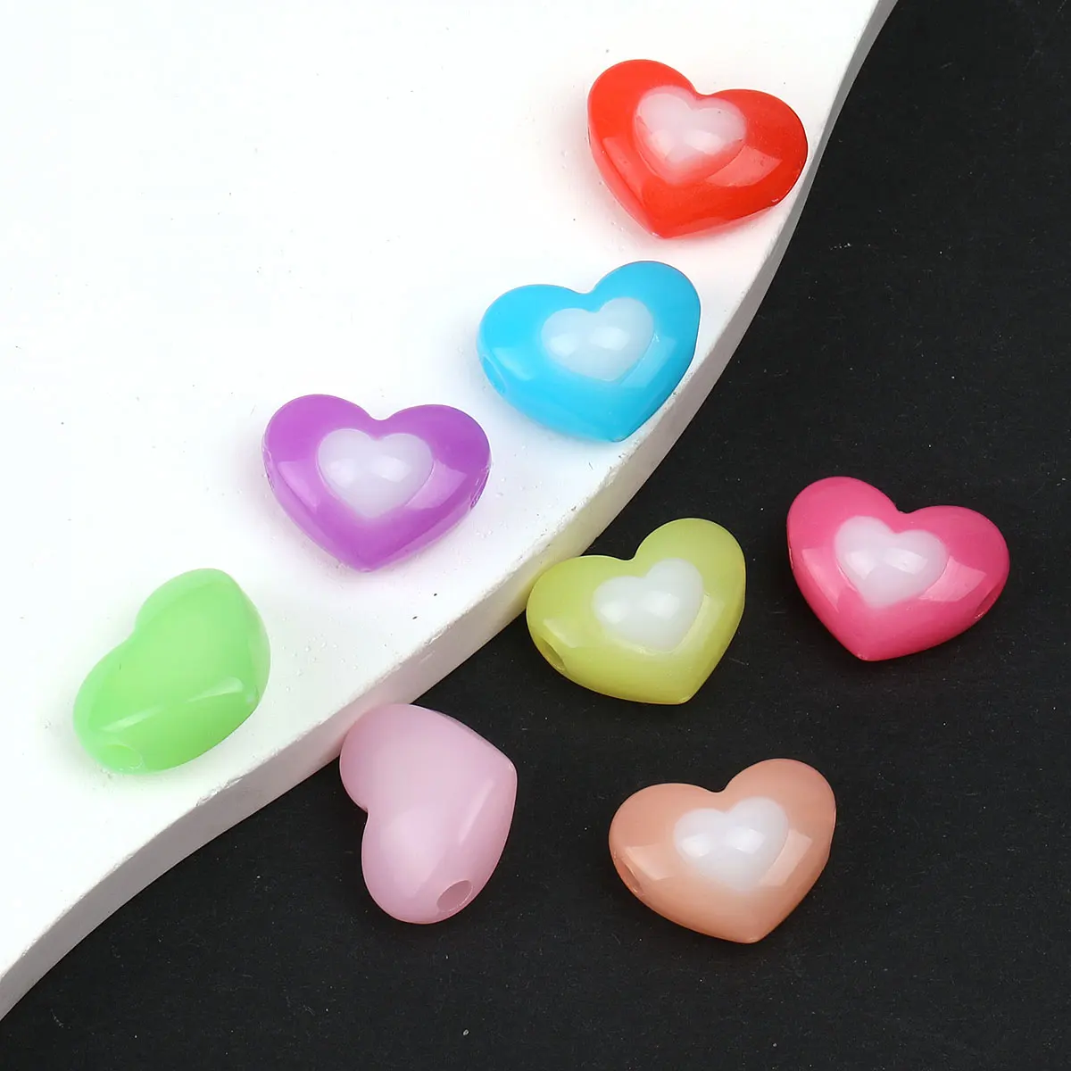 80pcs/120pcs Cute Multicolor Hand-drawn Double Sided Heart Shape Acrylic Beads Beach Party Charms Jewelry Making Accessories