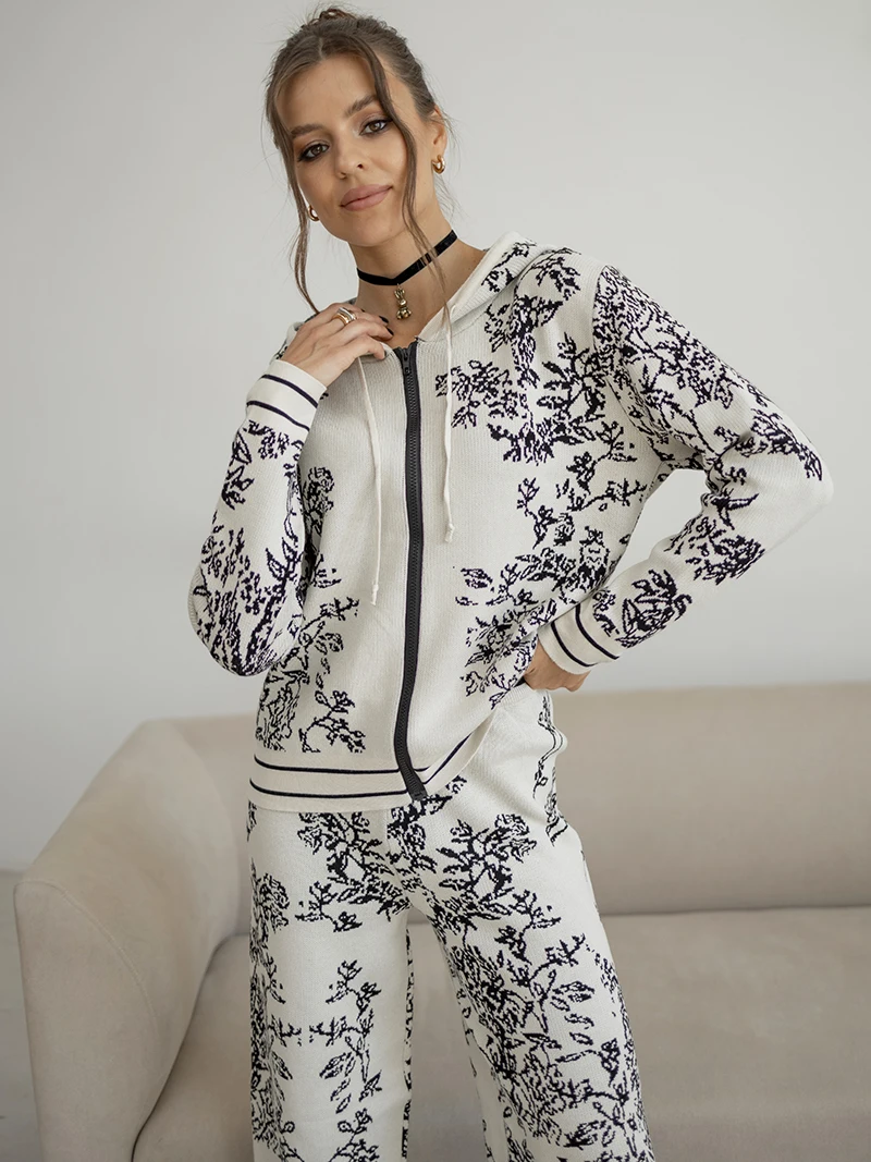 Cozy 2 Piece Women Knitted Suit Ink Floral Tracksuit Hoodie Pant Matching Sets Women Casual Knitted Two Piece Sets Women 2024