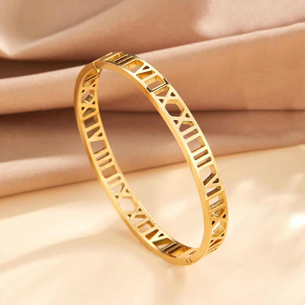 Simple and fashionable stainless steel gold-plated bracelet Roman numeral hollow bracelet ladies gift hot sale free shipping