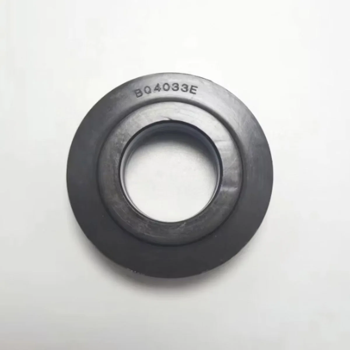 

1PCS For T2250-84610 Kubota 688 harvester support wheel oil seal #L1
