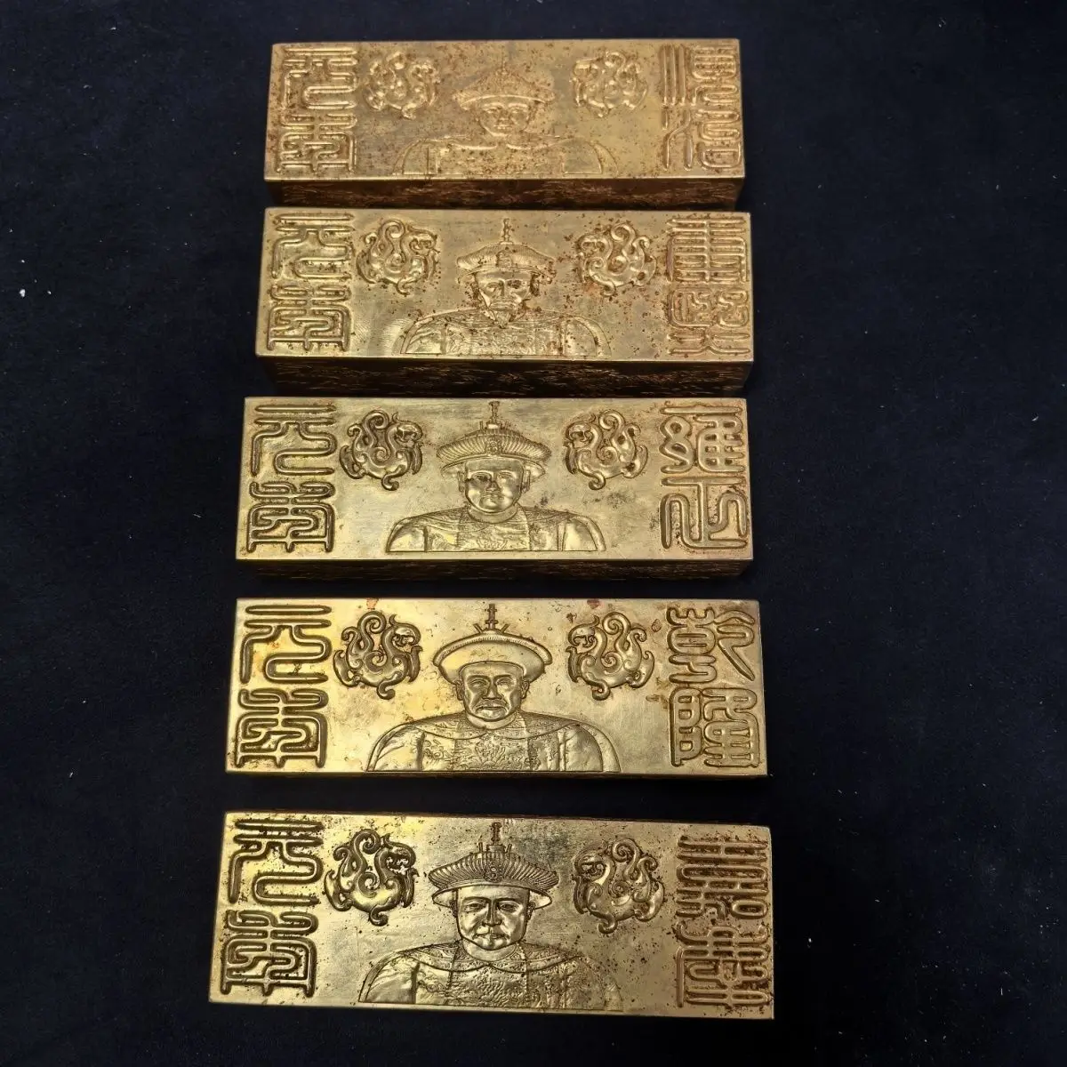 Antique treasures Qing Dynasty gilt fifty taels  s Five Emperors  bricks s  bars retro  bricks random
