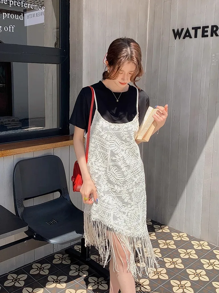 

Комплект Uniko: летний женский костюм-двойка с бахромой, облегающий, с круглым вырезом, на бретельках