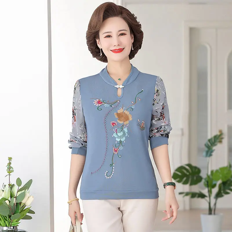 Mom\'s Long Sleeved Shirt with Base Small Shirt, Middle-aged and Elderly Women\'s Clothing Western-style T-shirt Fashionable