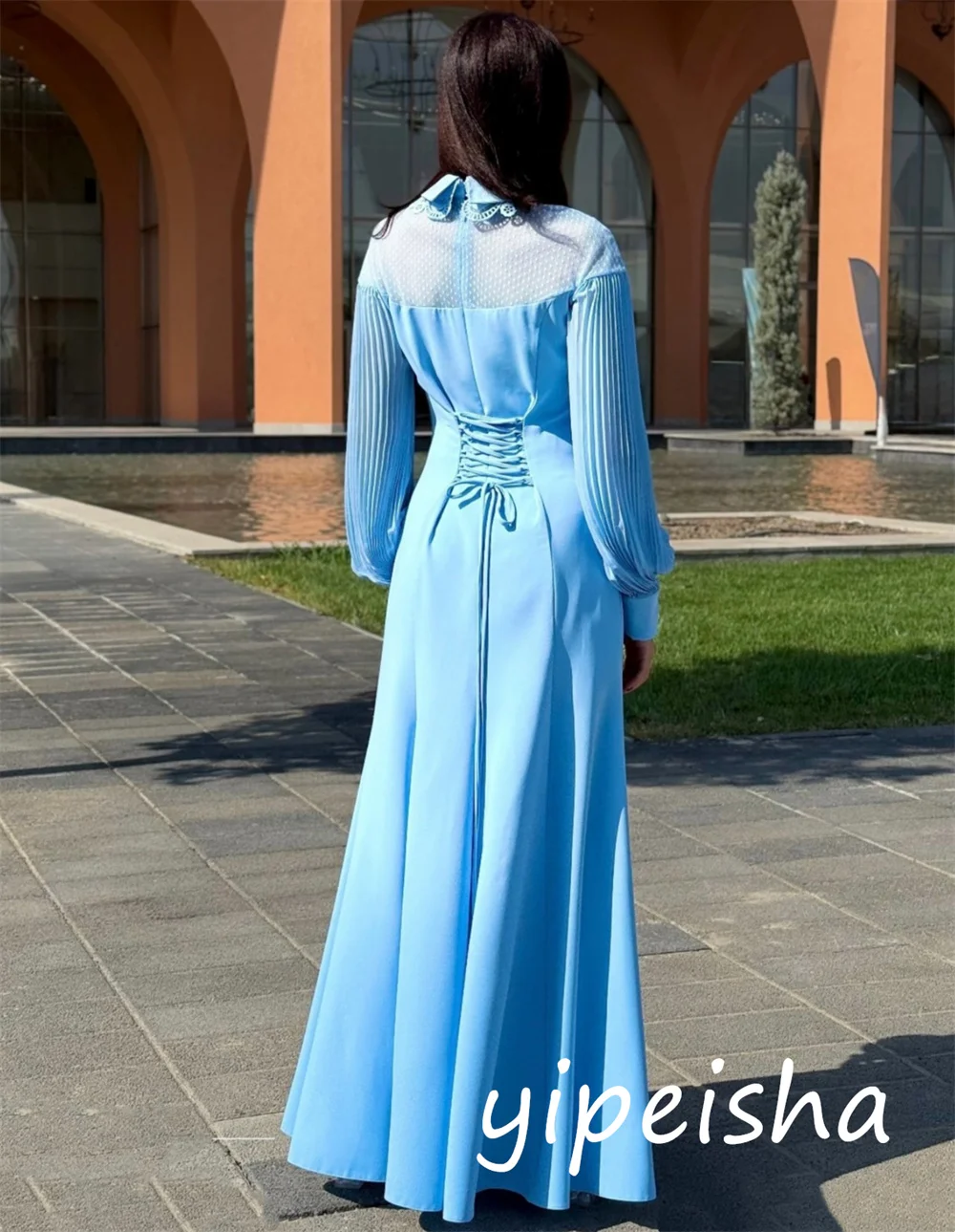 Gaun Panjang Kerah Tinggi Model Terompet dengan Pola Lipit Bunga Jersey Gaya Cina Khusus untuk Acara Retro Pesanan Khusus
