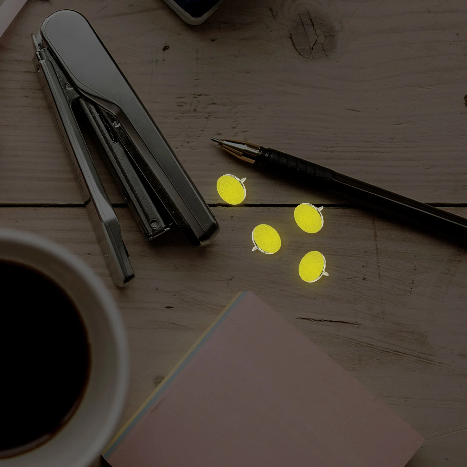 

50pcs Reflective Pins Trail Marking Tack Glow Thumb Tacks For Hiking Camping Driveway Parking Lot Warning Guide Durable Steel