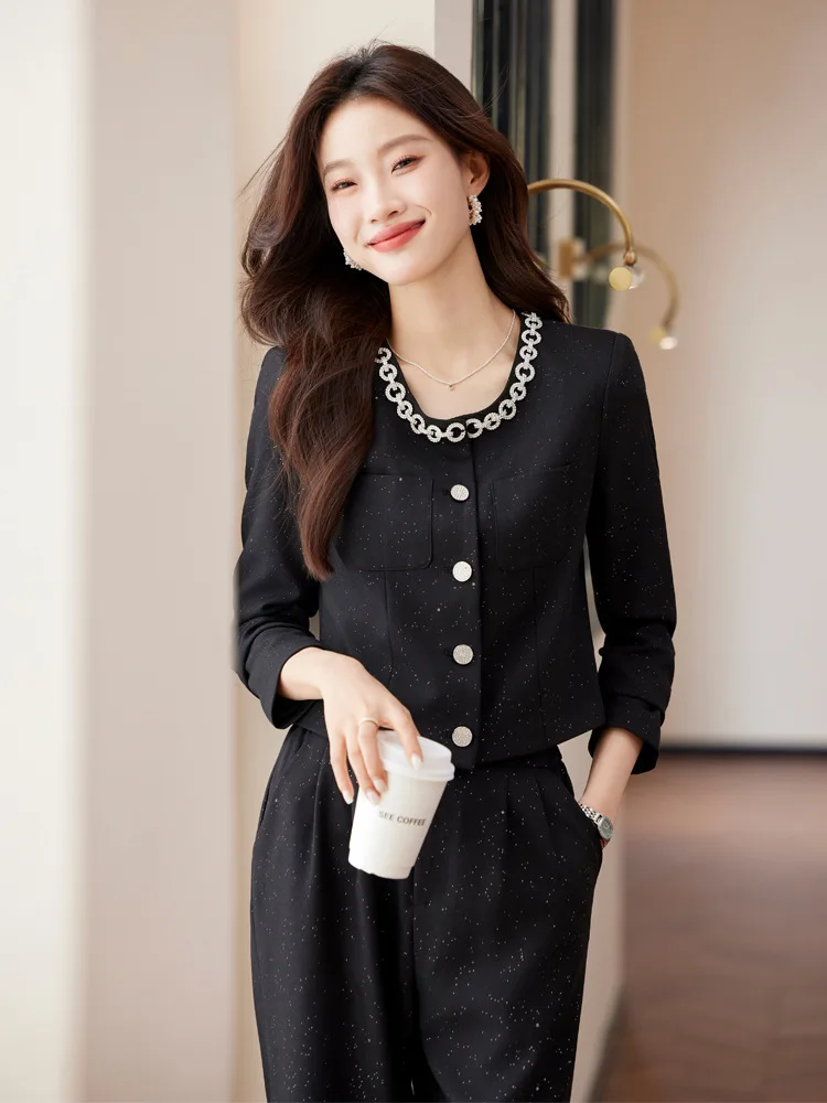 Sequin outfit for women in spring2025New elegant and sophisticated socialite-style fashion outfit for a youthful look