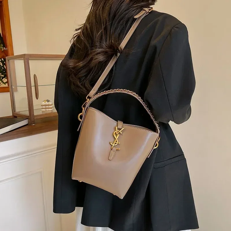 

2025 Designer Women's Shoulder Bag Handbag Crossbody Convertible Premium Leather Vintage Inspired Look