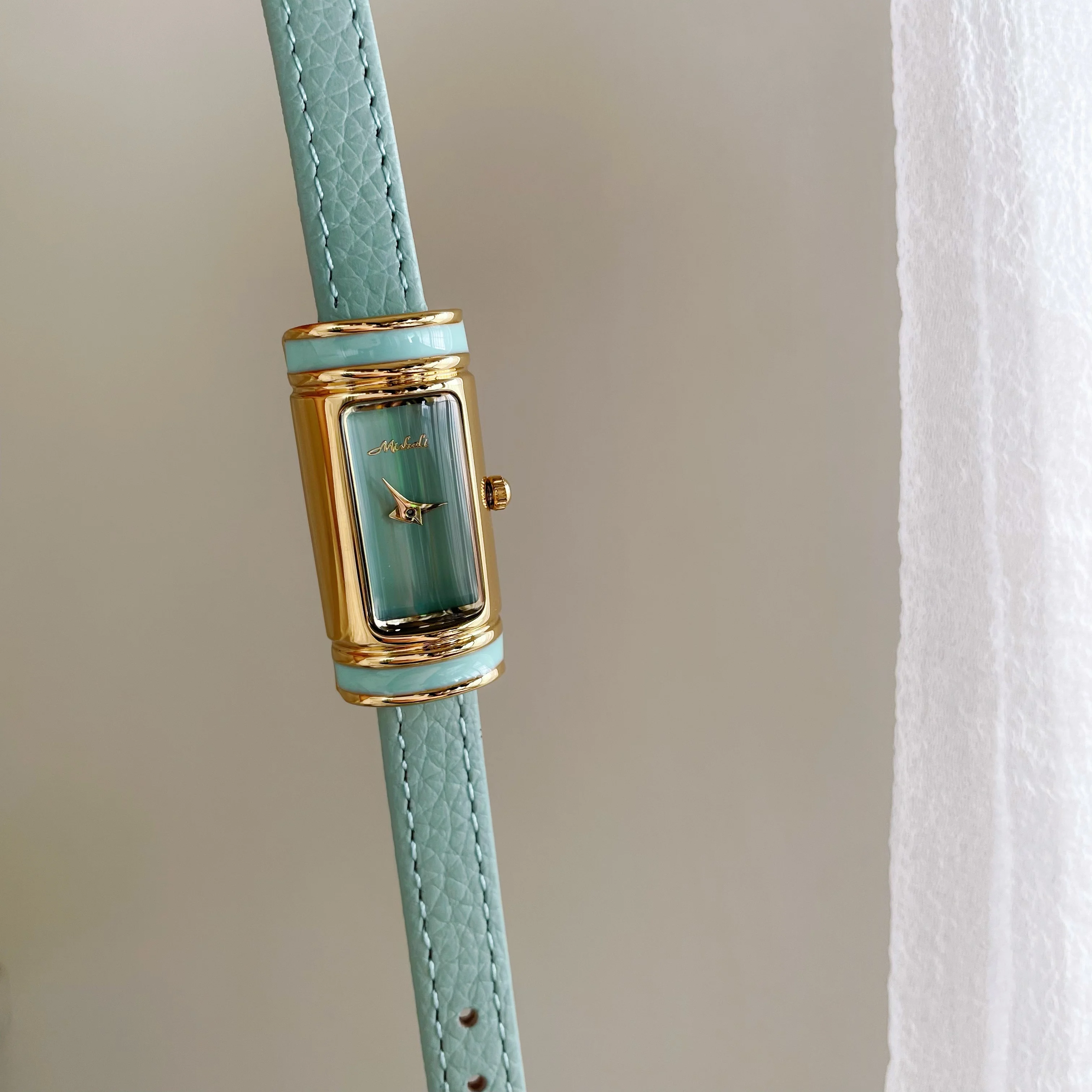 2026 New Luxury Watch Small Gold Bar Styling Designer High-end Fashion Rectangular Watch Leather Quartz Watch Female Gift - Image 5