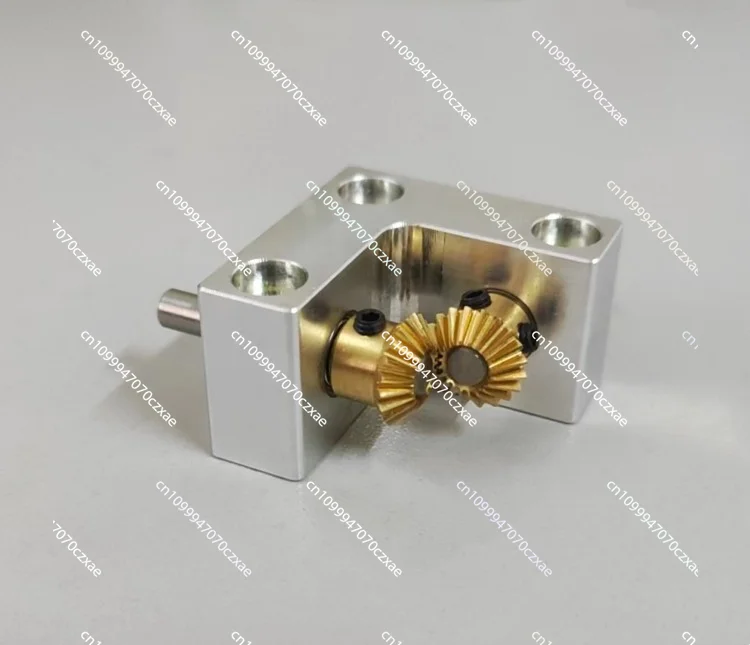 

Right Angle Commutator Small Bevel Gearbox 90 Degree Drive Angle Converter Output Shaft Diameter 4MM Speed Ratio 1:1