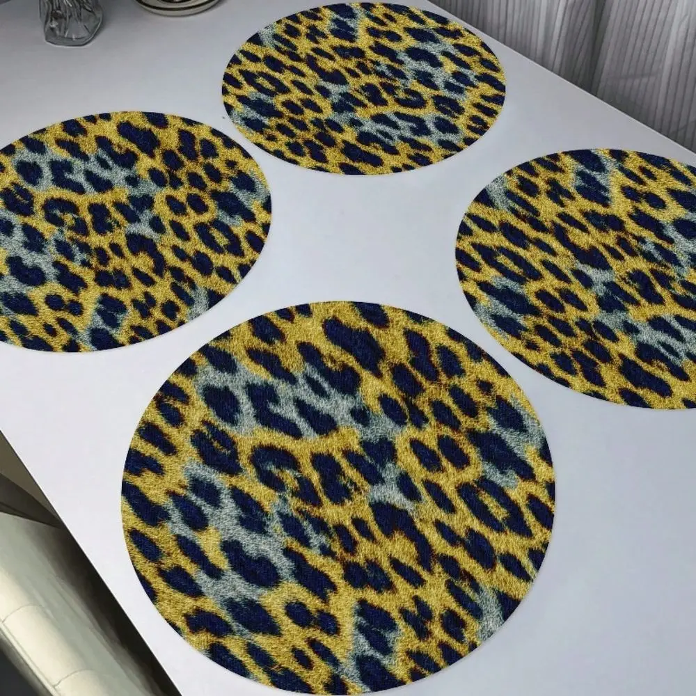 Set Of Leopard Print Fur Pattern Placemats Round Table Mat, HeatResistant, Polyester Material, Suitable For Autumn And Winter S