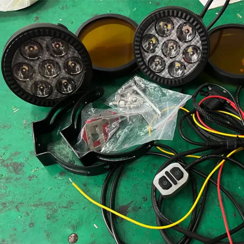 Hot Sale Round White Yellow Led Fog s Moto Motorcycle Auxiliary Mini Driving LED 70W Dual Color for Motorcycle