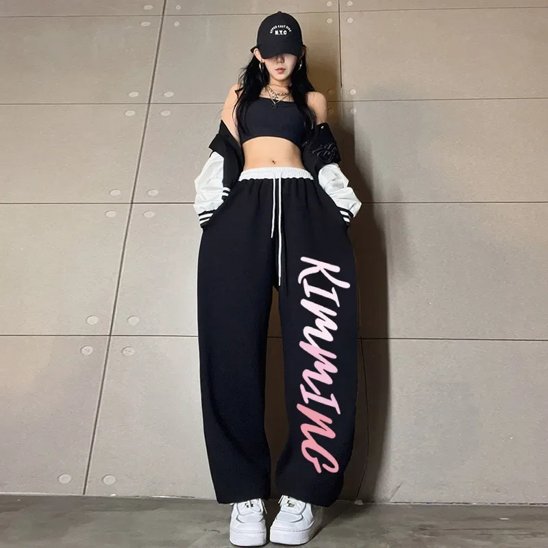 Sommerlicher Verkaufsschlager: Gothic-Buchstaben-Print Weite Gerade Hose, Unisex Elastischer Kordelzug Hip-Hop Übergroße Lange Sweathose – Detail 7
