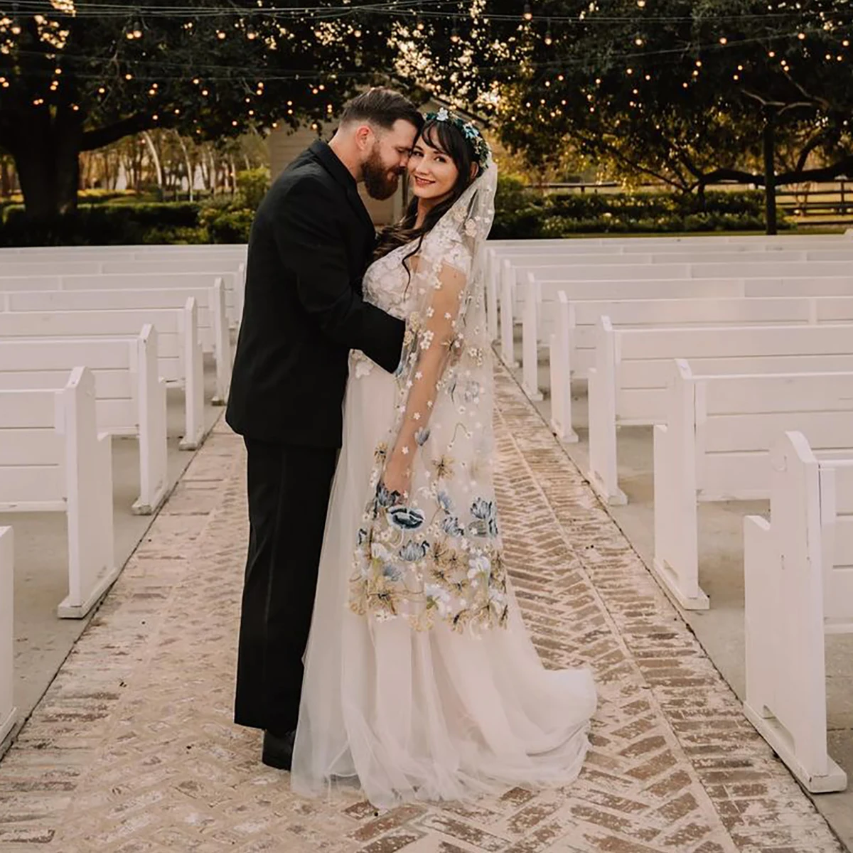 Velos de boda personalizados hasta vals, sin colorete, encaje bordado colorido, capa nupcial de tul suave