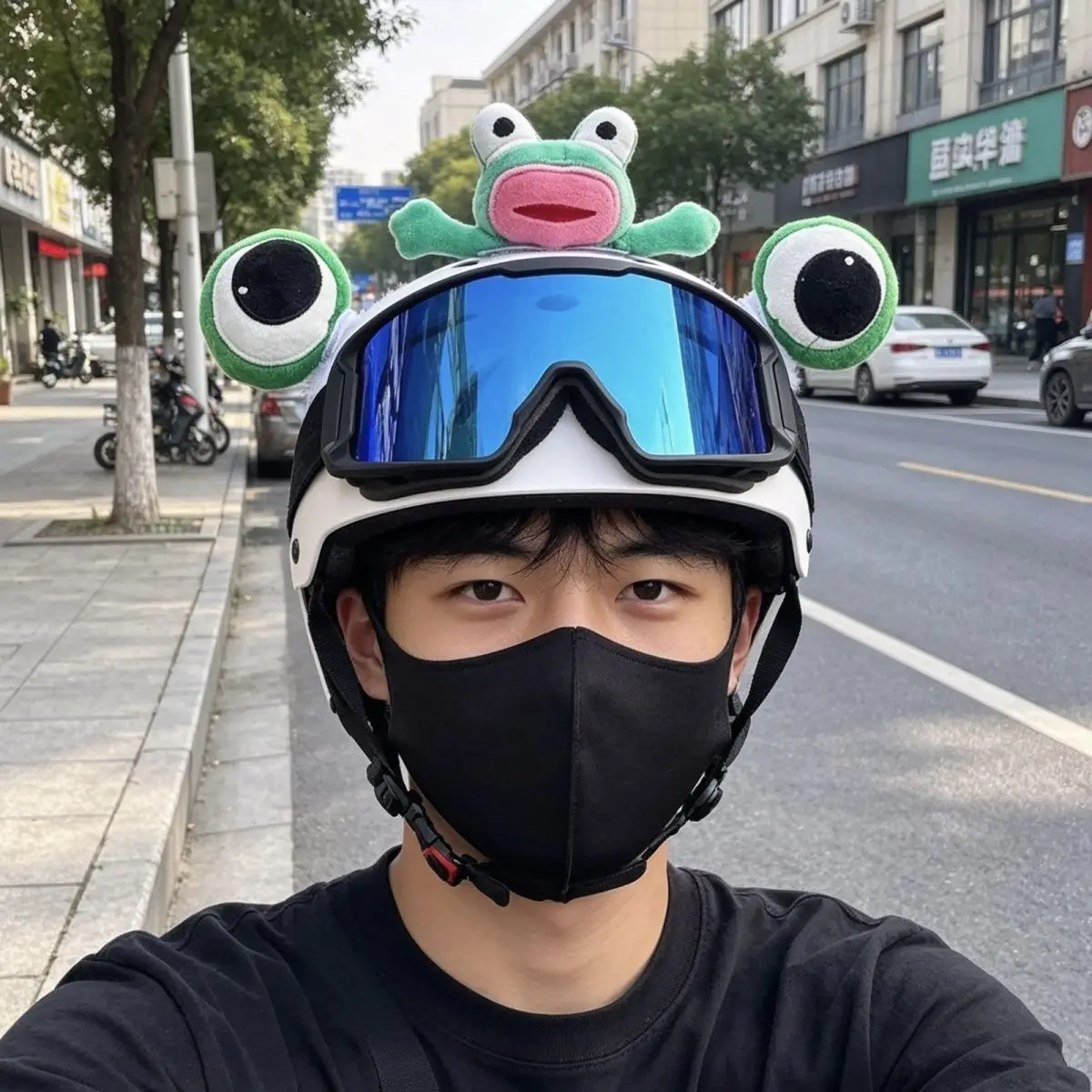 3D Frog Eyes Motorcycle Helmet Decoration Universal Cute Creative DIY Electric Scooter Bike Personalized Accessories Funny